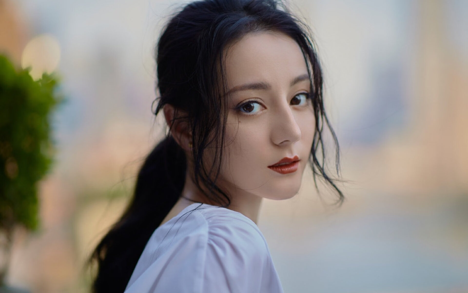 冬季滑冰灯光秀，冰上运动与艺术完美融合，冬季滑冰场广告词