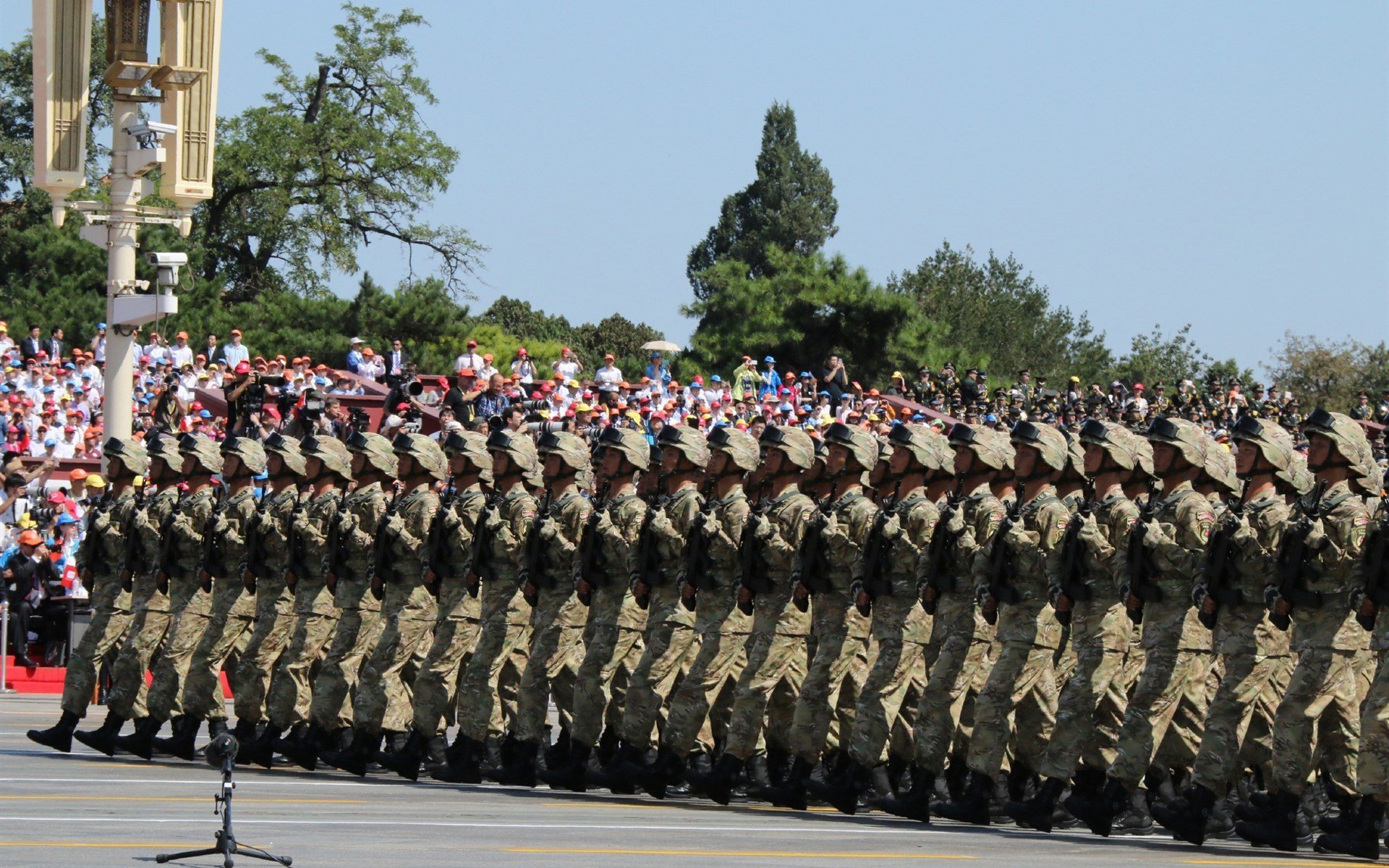 自由泳中距离中立代表队A节奏掌控好，自由泳比赛距离